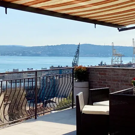 Il Dandy Con Parcheggio Τεργέστη